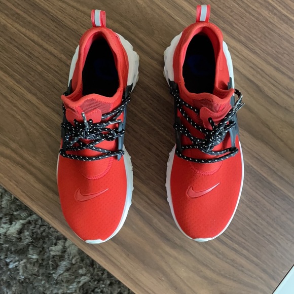 Red Nike ID react presto shoes - Picture 4 of 8